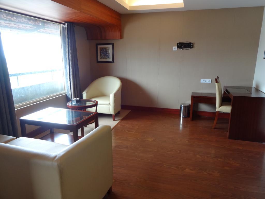 Paramount Tower Calicut Exterior foto